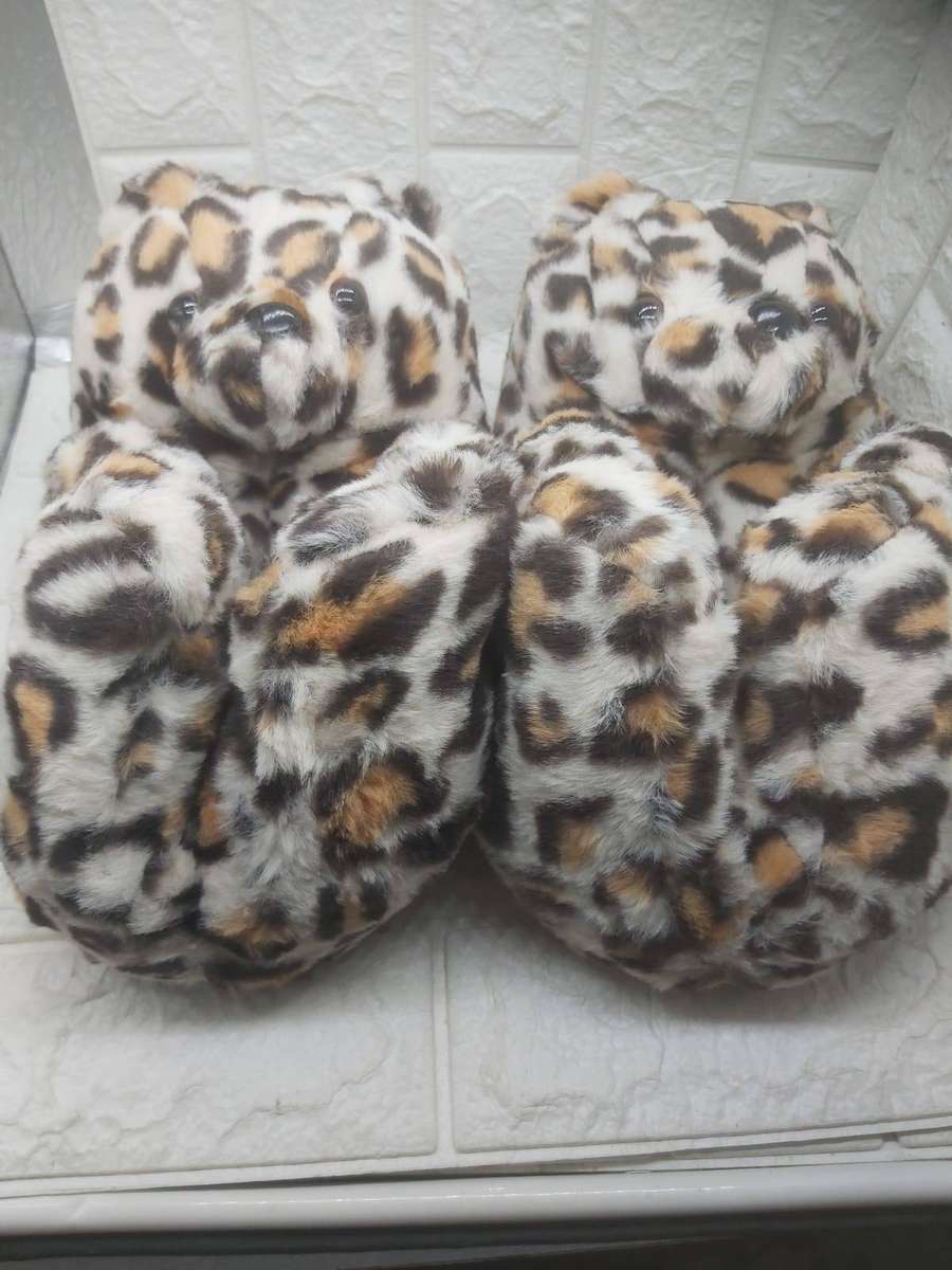ONE SIZE FITS ALL ----FUZZY COMFY BEARS SLIPPERS CHEETAH PRINT