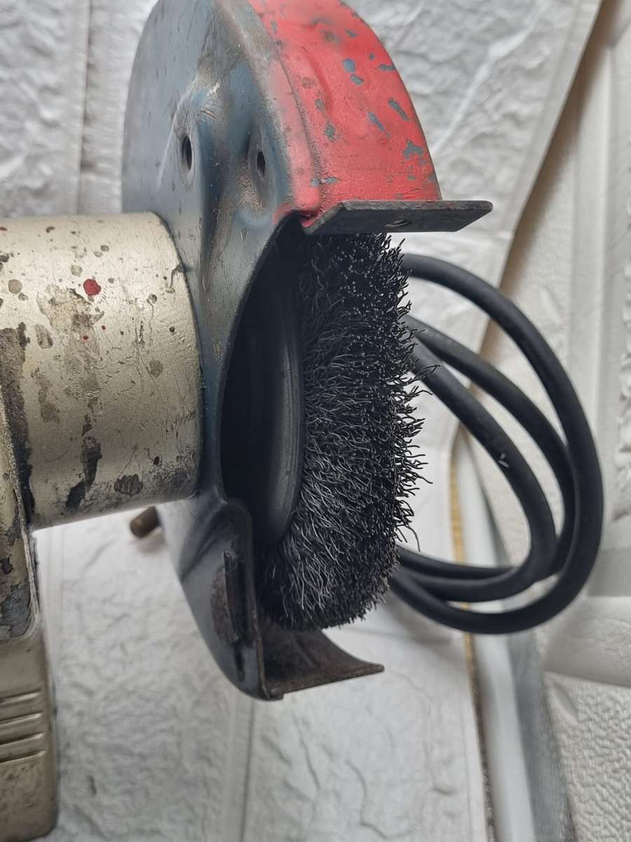 BENCH GRINDER 250W W150MM X 19MM ---PRICED TO GO