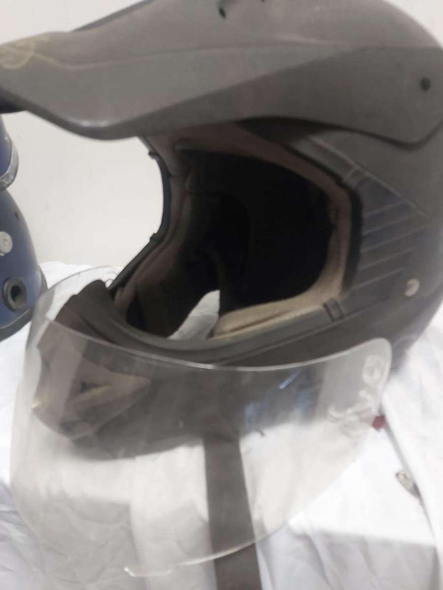 MOTORBIKE HELMET BLACK WITH VISOR