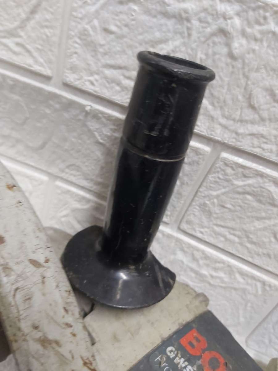 BOSCH GWS-22-230 ANGLE GRINDER --PROFESSIONAL RANGE