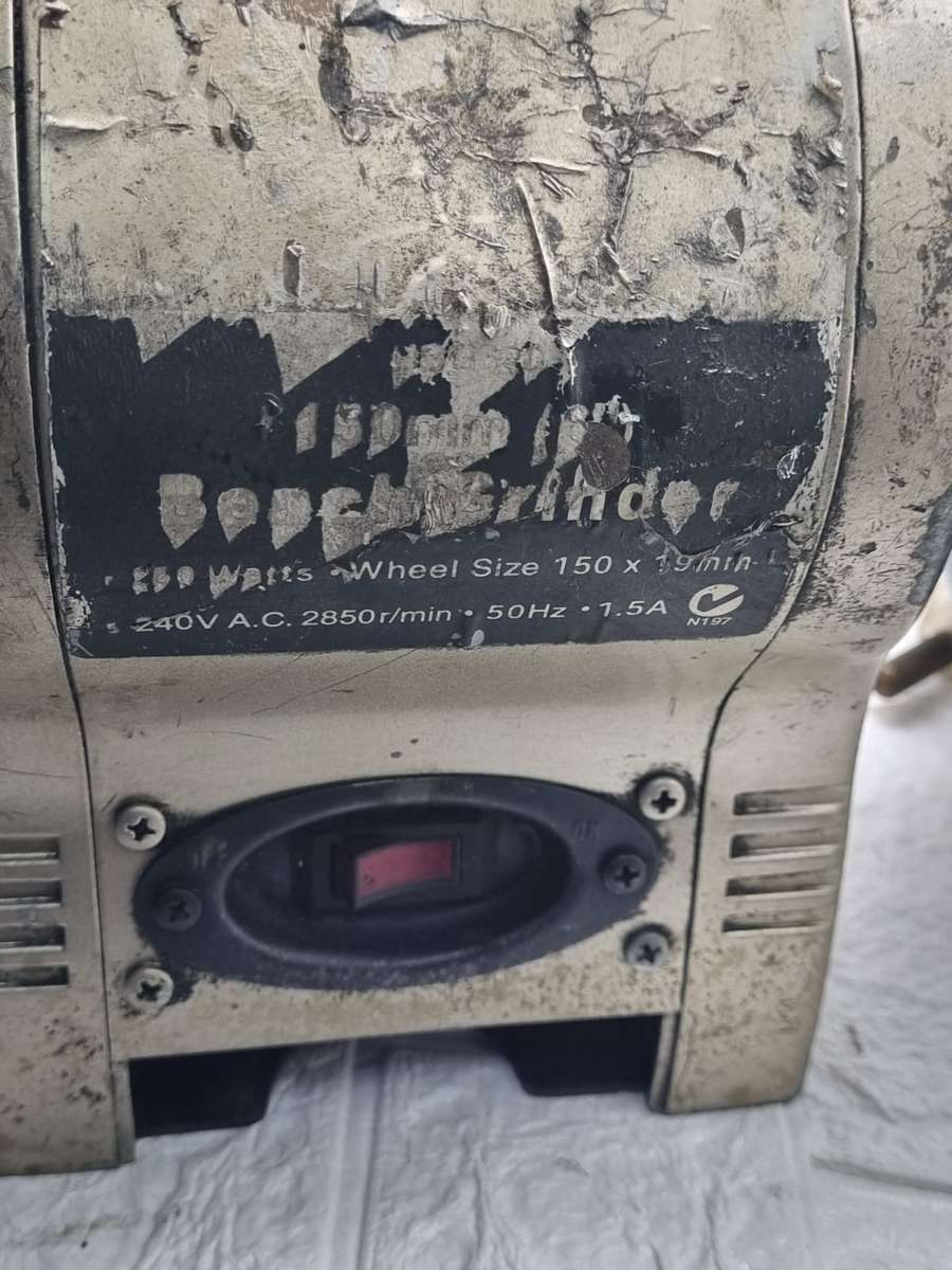 BENCH GRINDER 250W W150MM X 19MM ---PRICED TO GO