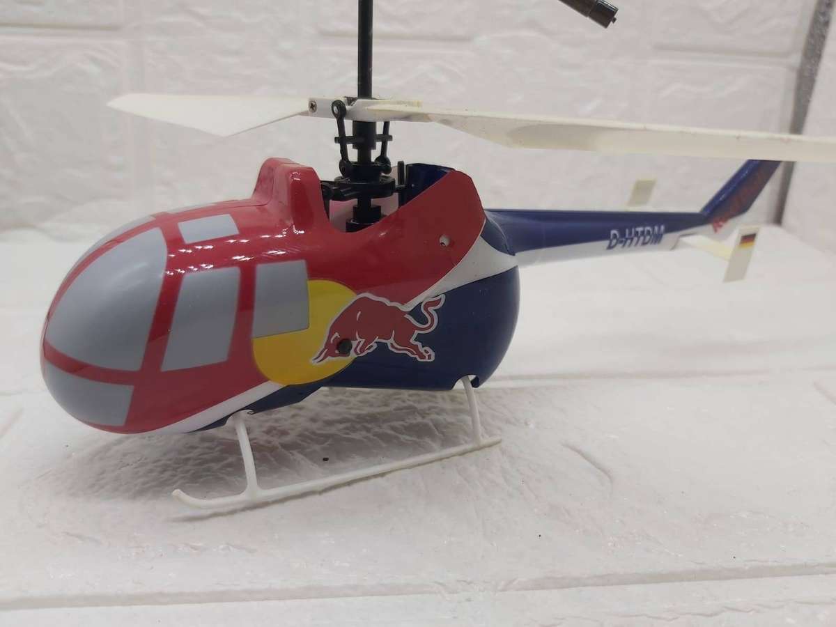 15CM REDBUL THEMED AIRPLANE WITH REMOTE