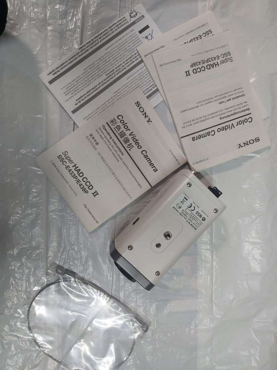 SONY SSC-E433P- DAY/NIGHT 540 LINES COLOR CAMERA ---THIS IS A BARGAIN