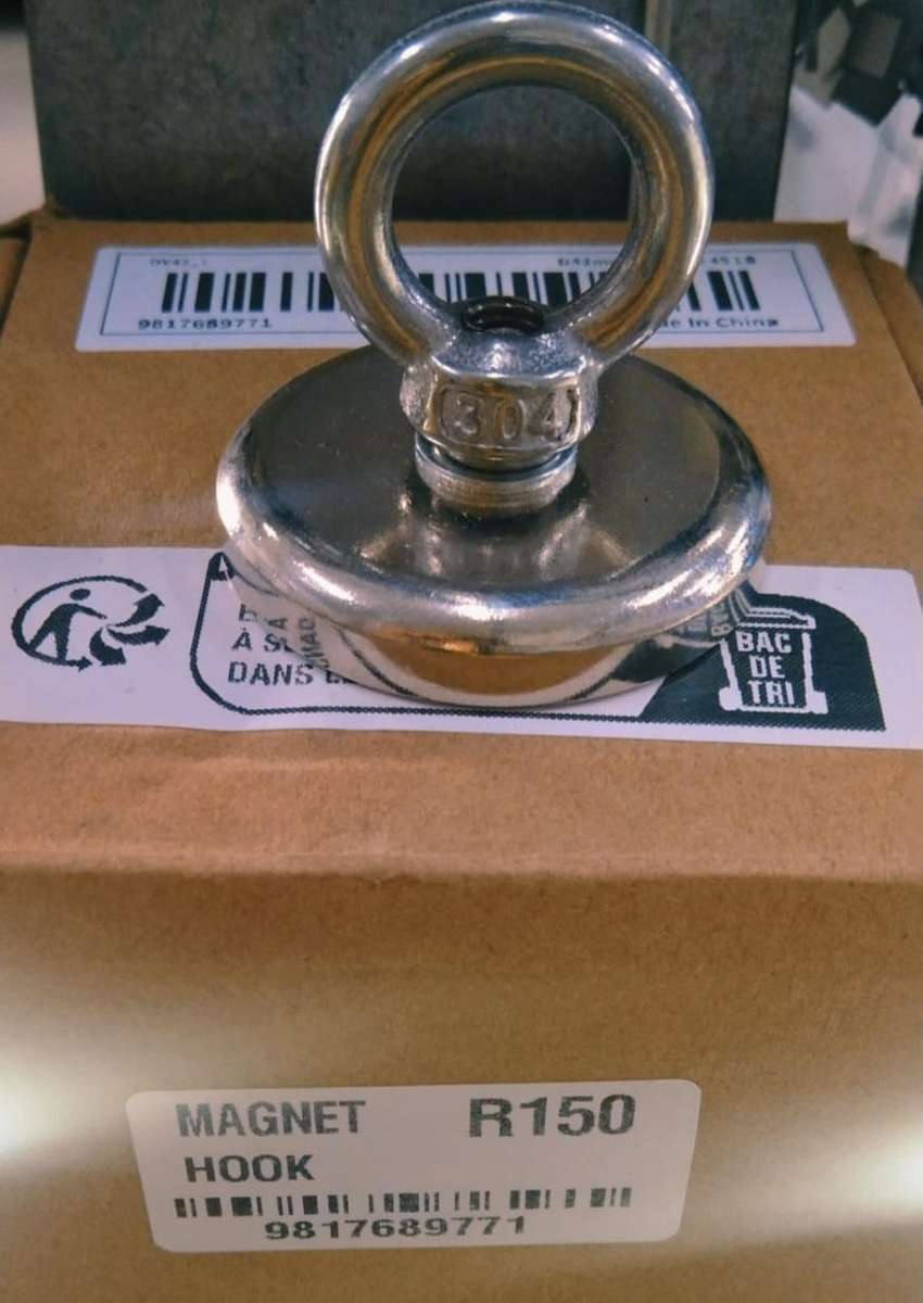 MAGNET HOOK