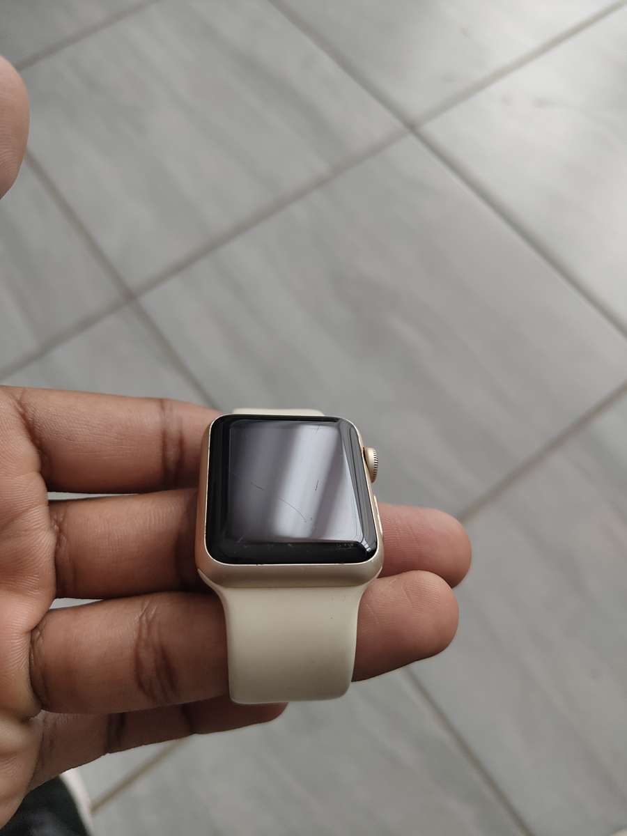 Apple Watch Sport (1st gen) 8GB Yellow Gold Aluminium 38MM