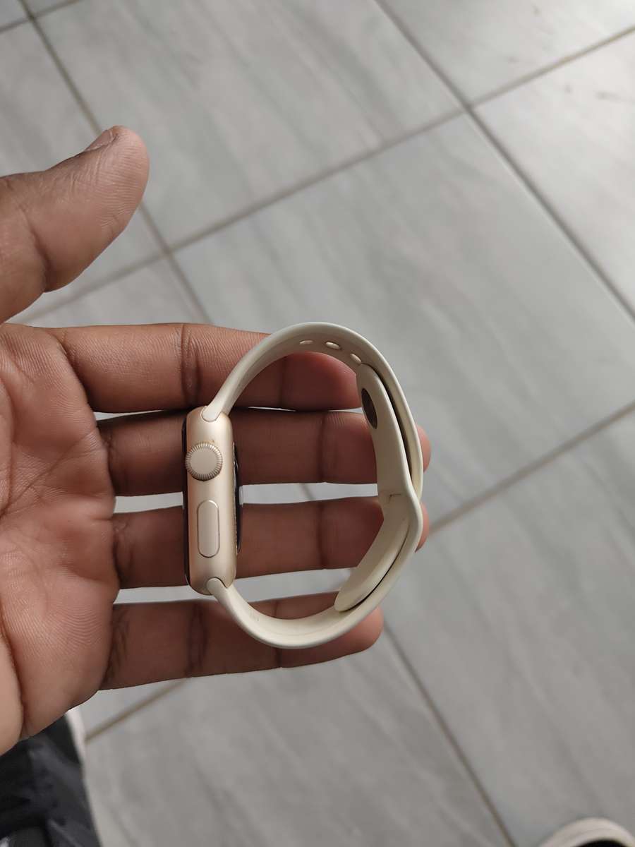 Apple Watch Sport (1st gen) 8GB Yellow Gold Aluminium 38MM