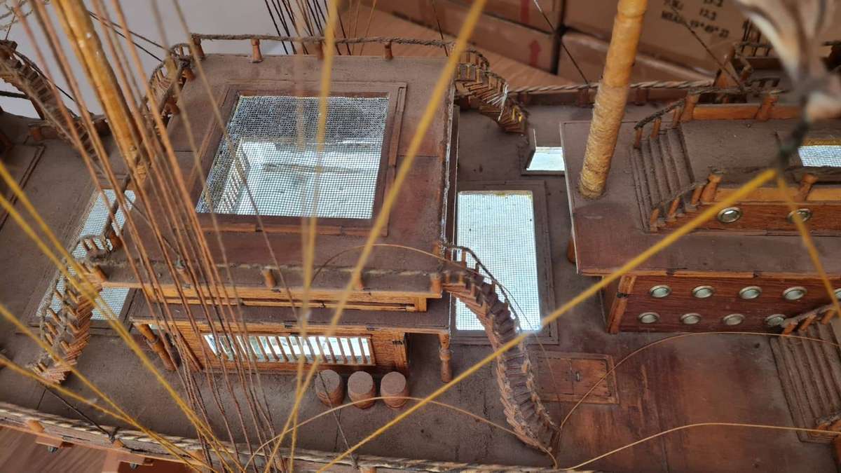 1.7m Portuguese carrack model