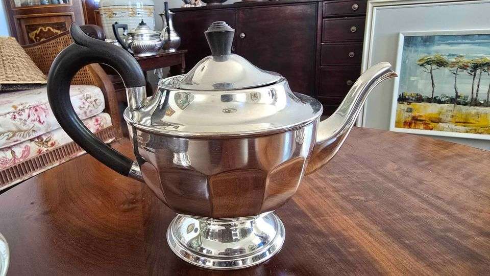 ANTIQUE Sheffield Silver Plated (A1 - excellent quality) Tea and Coffee Set.