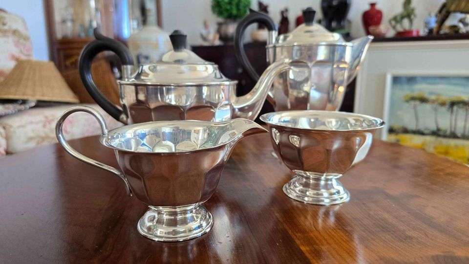 ANTIQUE Sheffield Silver Plated (A1 - excellent quality) Tea and Coffee Set.