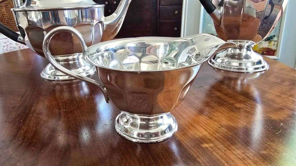 ANTIQUE Sheffield Silver Plated (A1 - excellent quality) Tea and Coffee Set.