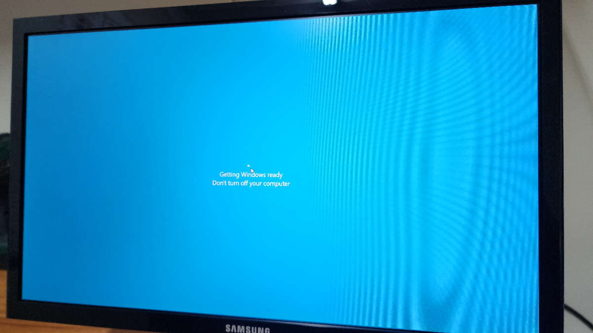 Samsung LS19F350HN 18.5" (16:9) 1366x768 resolution LED backlit Monitor, VGA Port