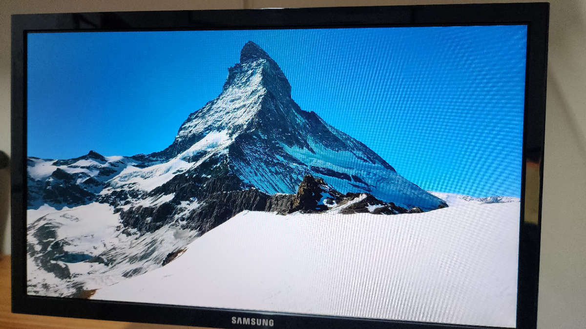 Samsung LS19F350HN 18.5" (16:9) 1366x768 resolution LED backlit Monitor, VGA Port