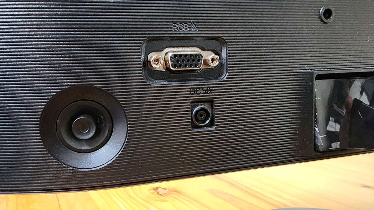 Samsung LS19F350HN 18.5" (16:9) 1366x768 resolution LED backlit Monitor, VGA Port