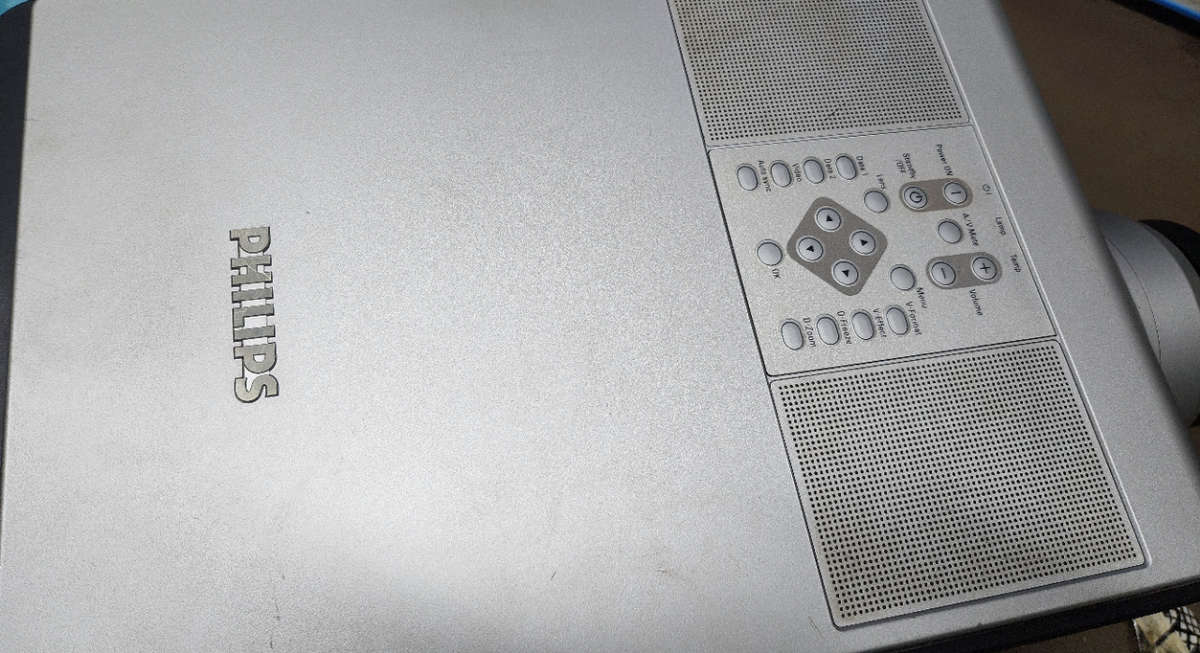 Philips ProScreen PXG10 XGA Conference Room LCD Projector (Use for Parts or Repair)