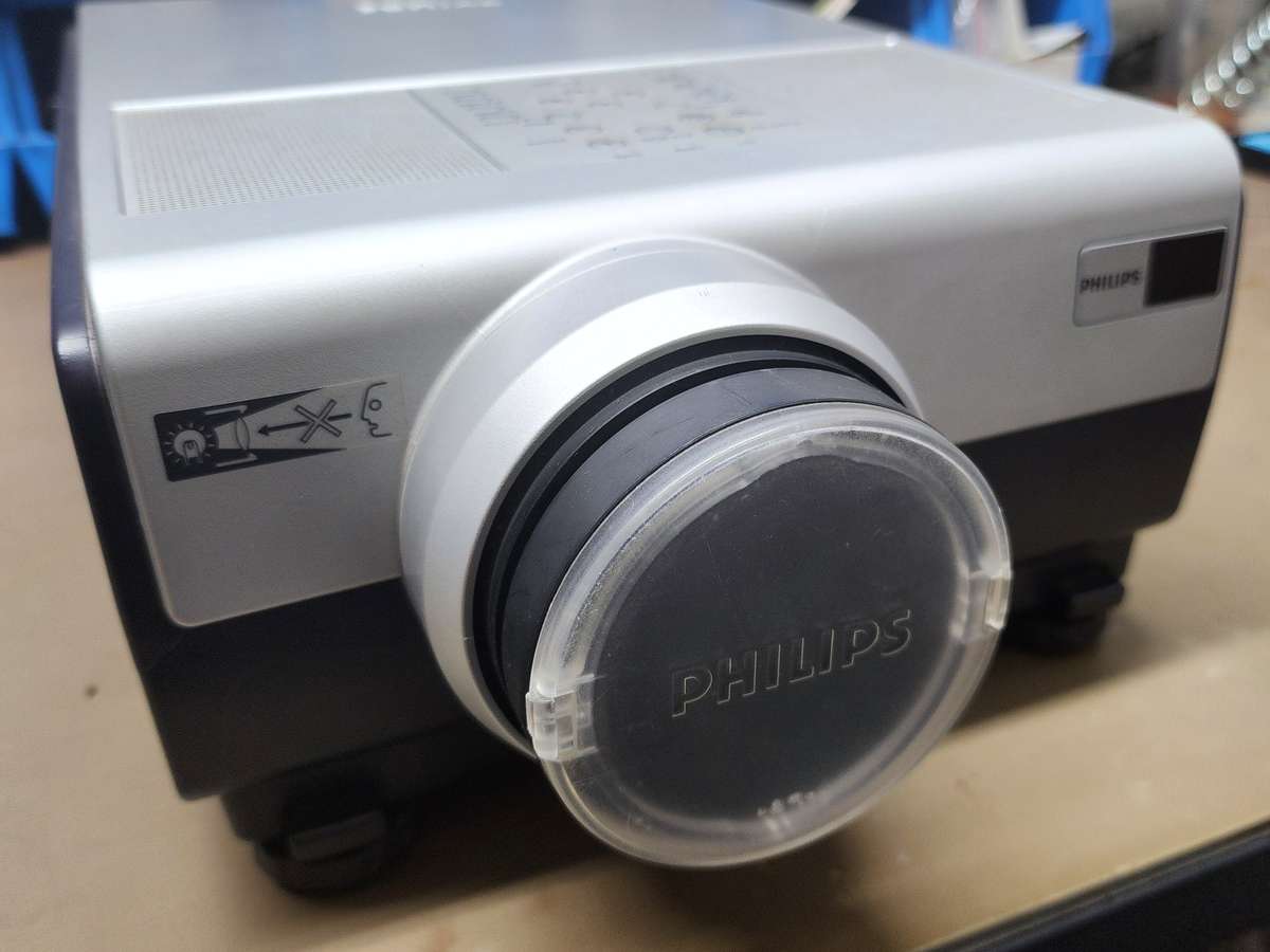 Philips ProScreen PXG10 XGA Conference Room LCD Projector (Use for Parts or Repair)