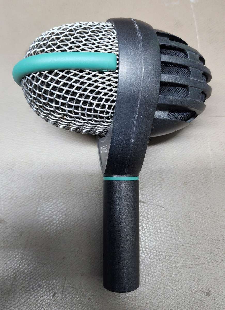 AKG Drum Kit Microphone Set : 1 x D112 & 5 X C418 (Secondhand)