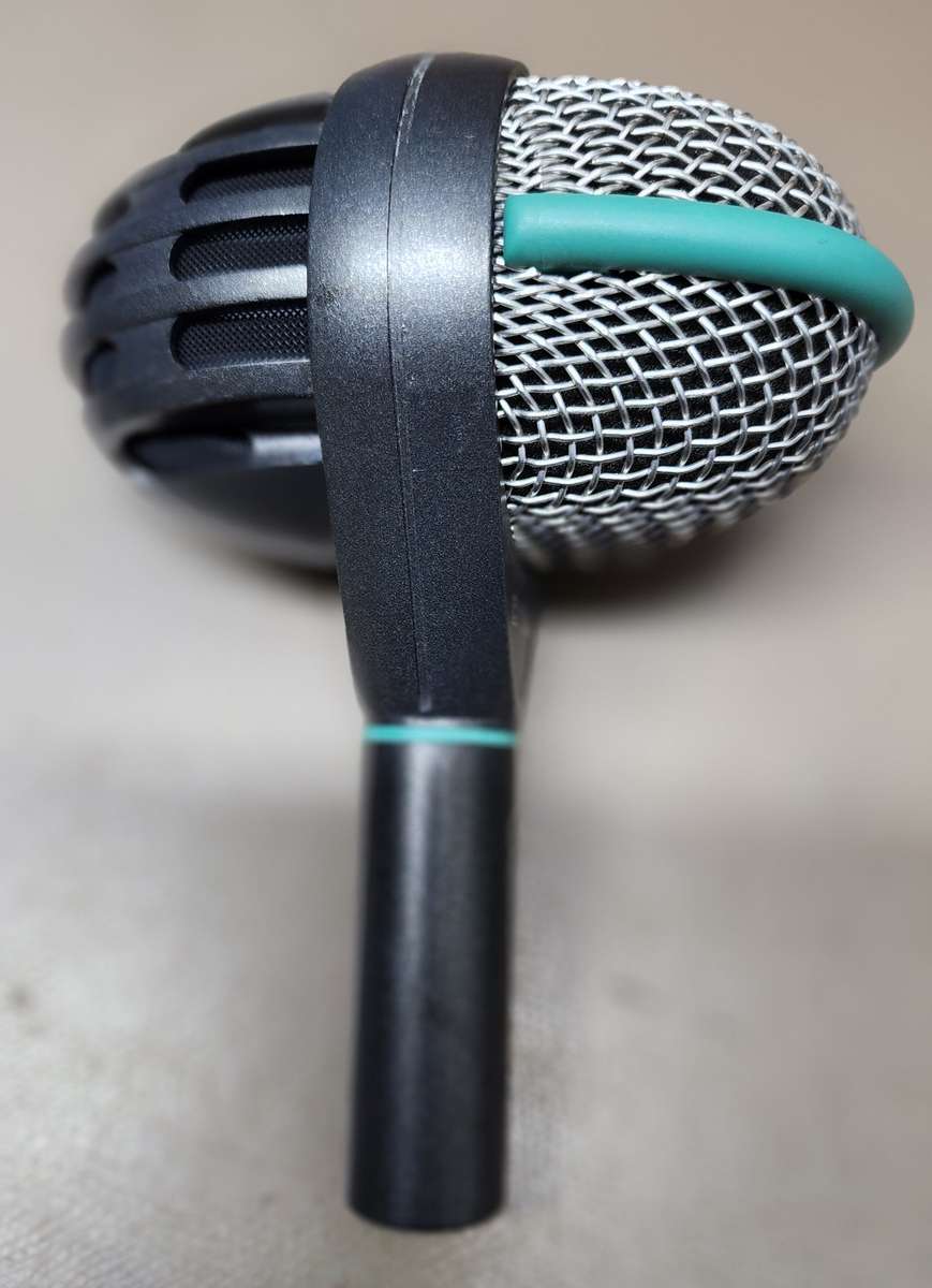 AKG Drum Kit Microphone Set : 1 x D112 & 5 X C418 (Secondhand)