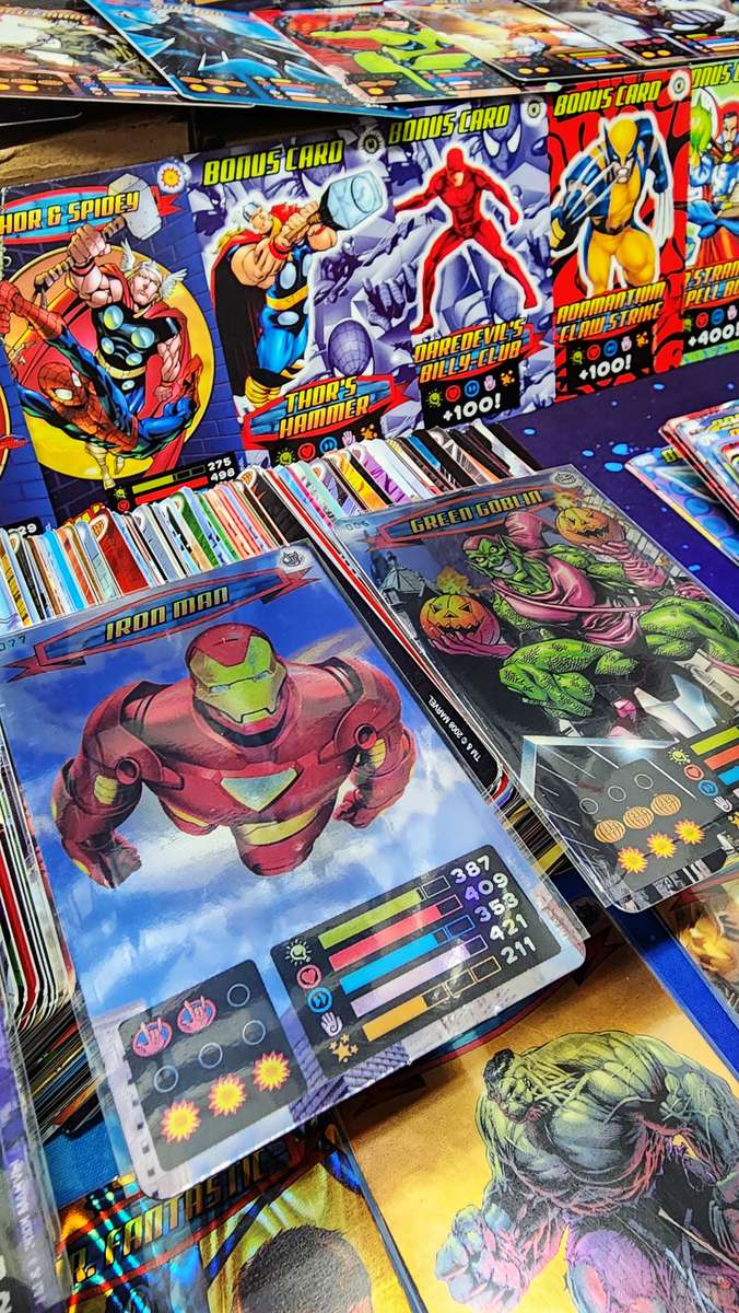 Spider-Man Heroes & Villains (2008) -  Huge Collection (Approx. 600 Cards)