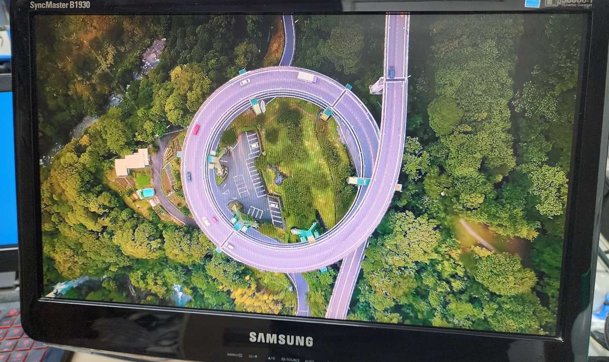 2 x Working LCD Monitors (One Lot) - Samsung & AOC