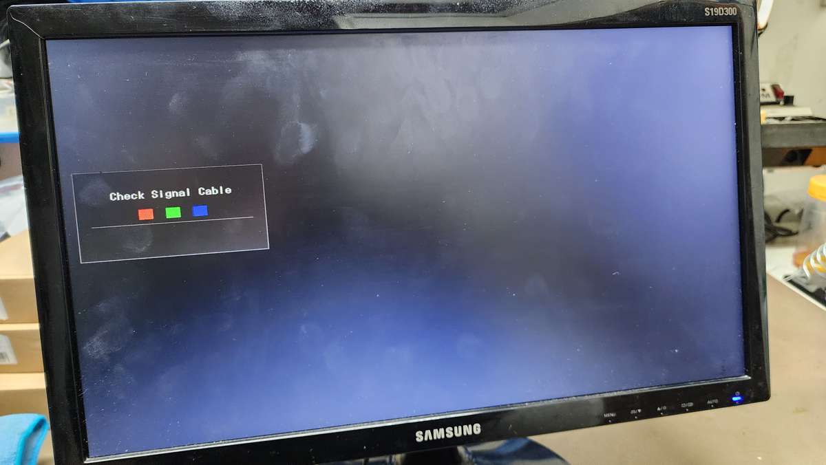 4 x Samsung LED Monitors (One Lot) / Some Faults
