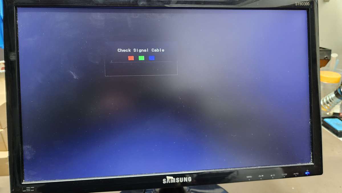 4 x Samsung LED Monitors (One Lot) / Some Faults