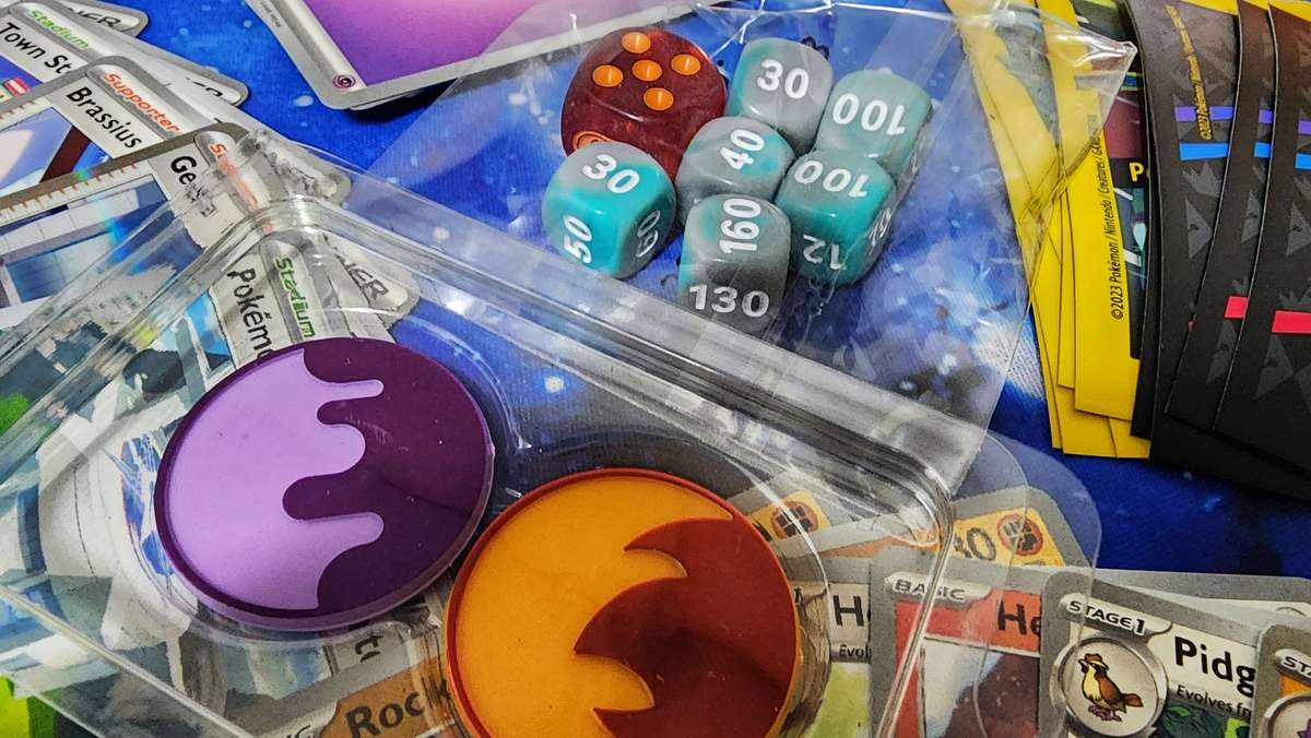 Charmander SVP044 Illustration Rare Promo - Pokemon Bundle