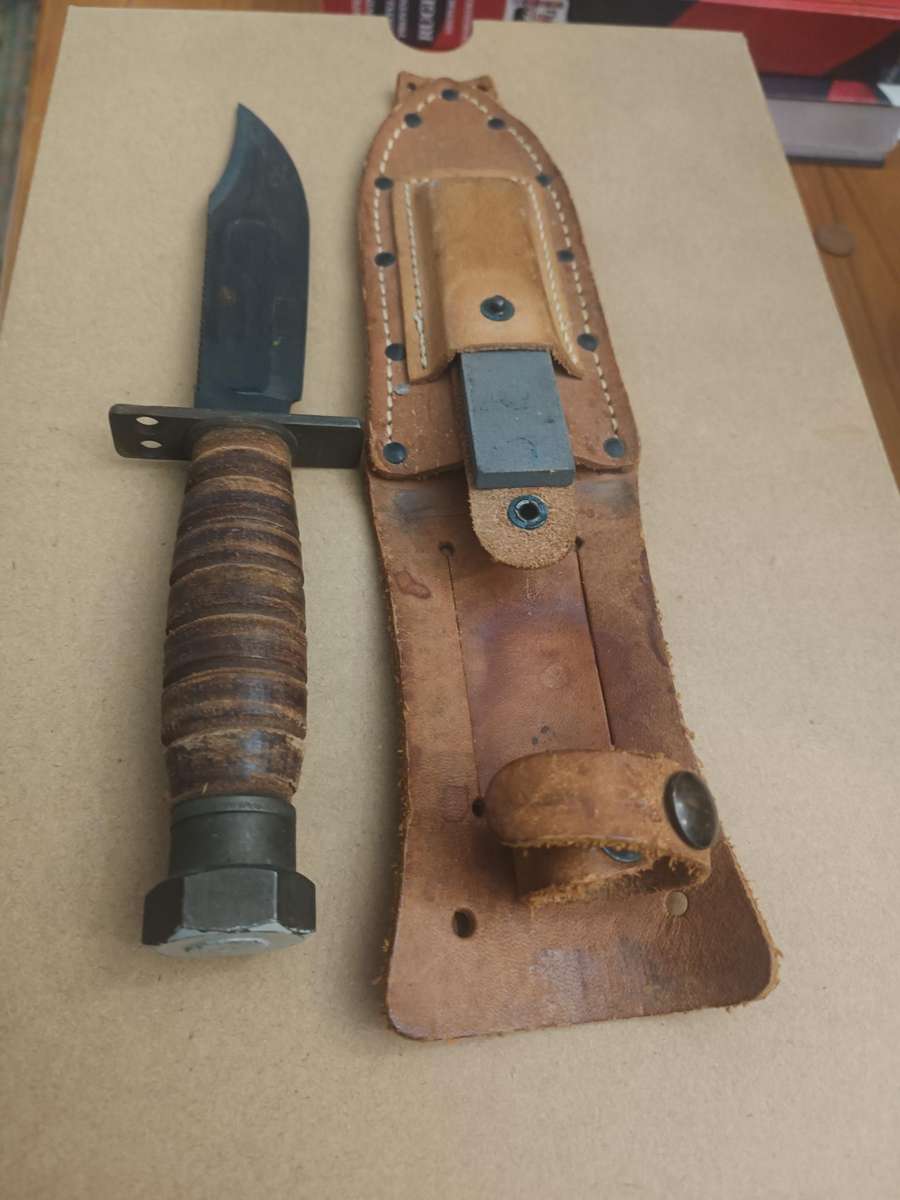 1967 CAMILLUS NY PILOTS SURVIVAL KNIFE
