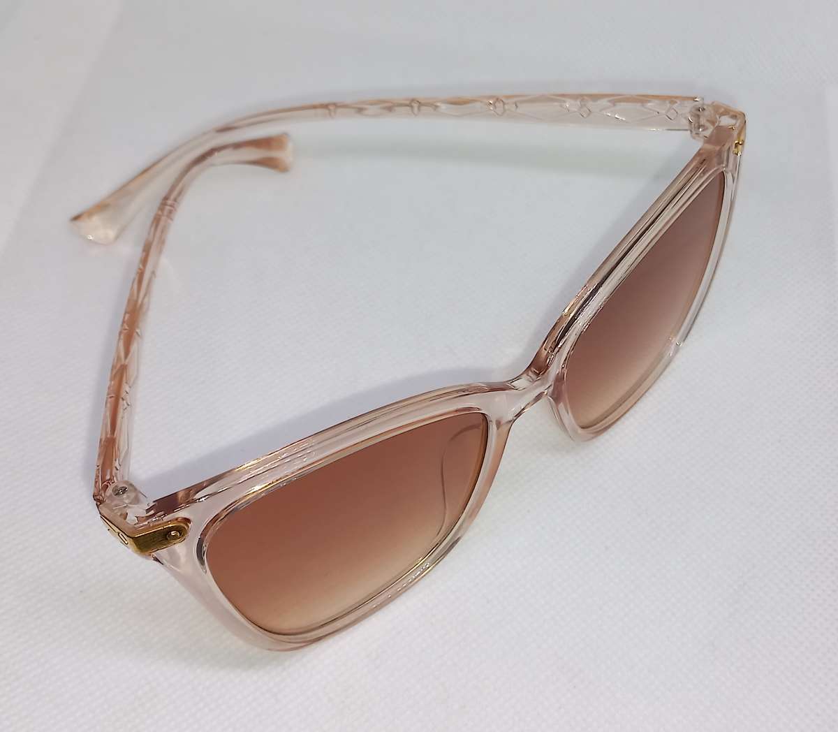 Woman's sunglasses