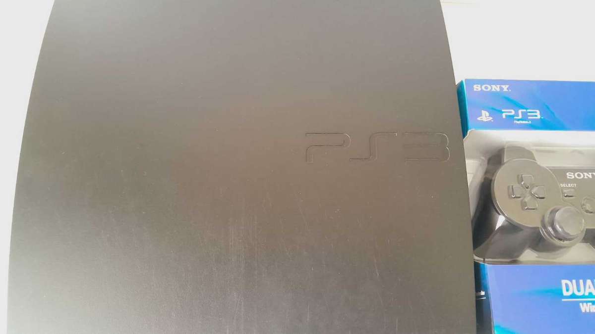 PS3 slim 1TB loaded with over 40 Games