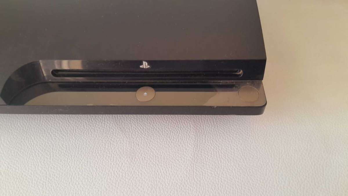 PS3 slim 1TB loaded with over 40 Games