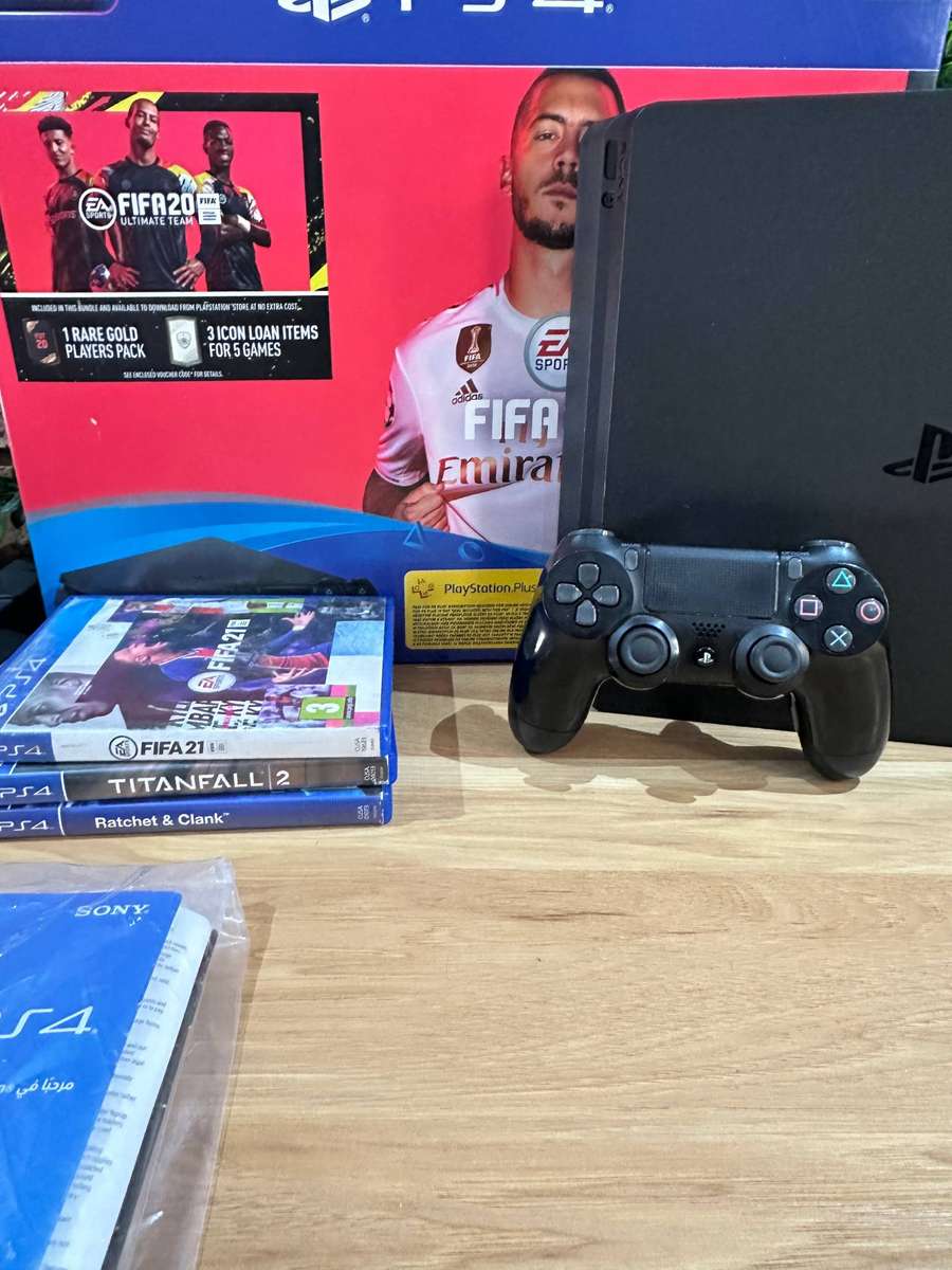 PlayStation 4 Slim 1TB + 1 Controller + 3 Games
