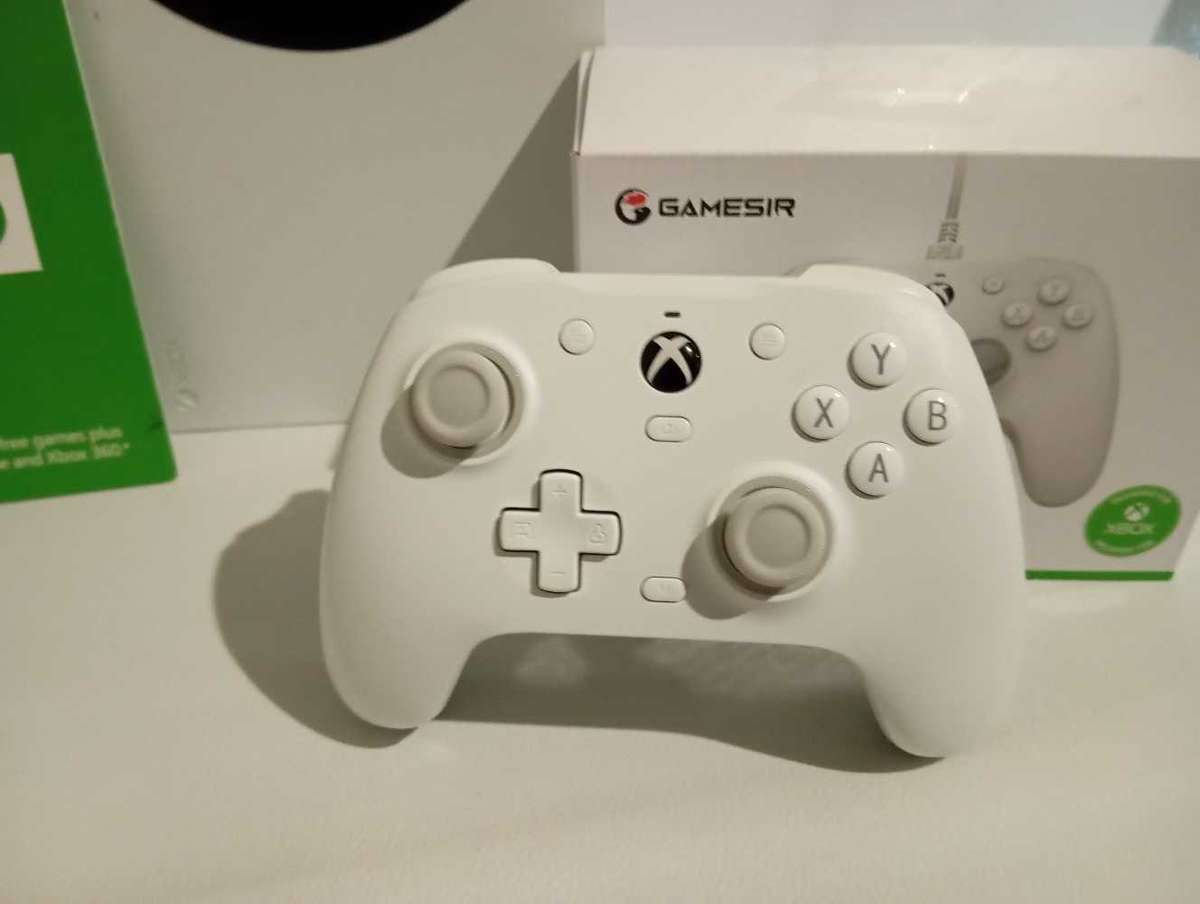 Xbox Series S + 3 Months Xbox Live + GameSir G7 SE Controller  Ultimate Gaming Bundle!