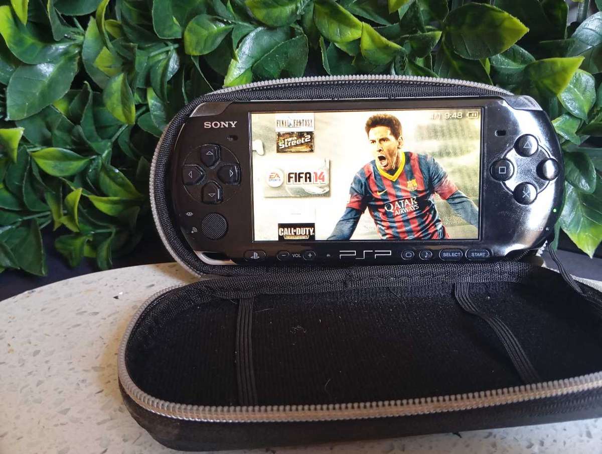 PSP 3004 loaded with over 40 games