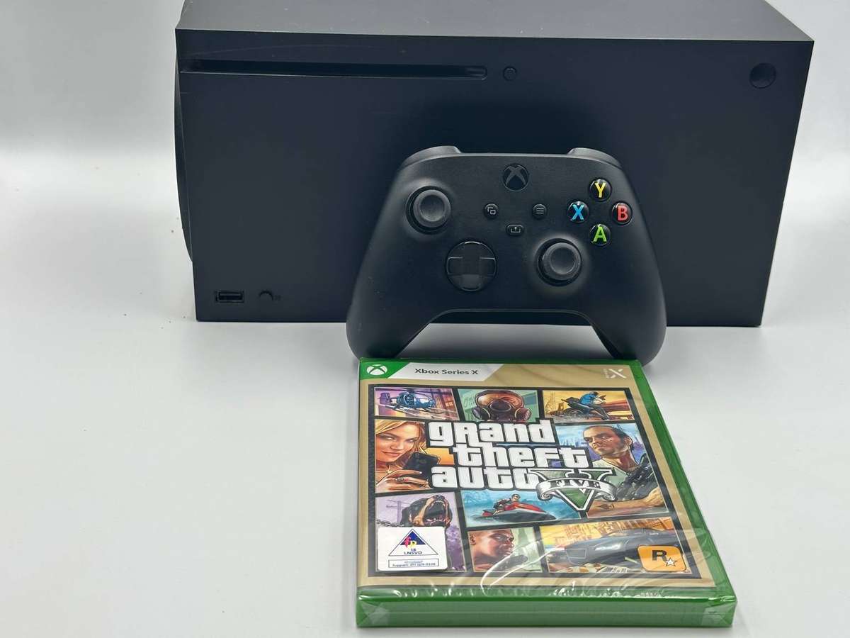 XBOX SERIES X (1TB) + GRAND THEFT AUTO V