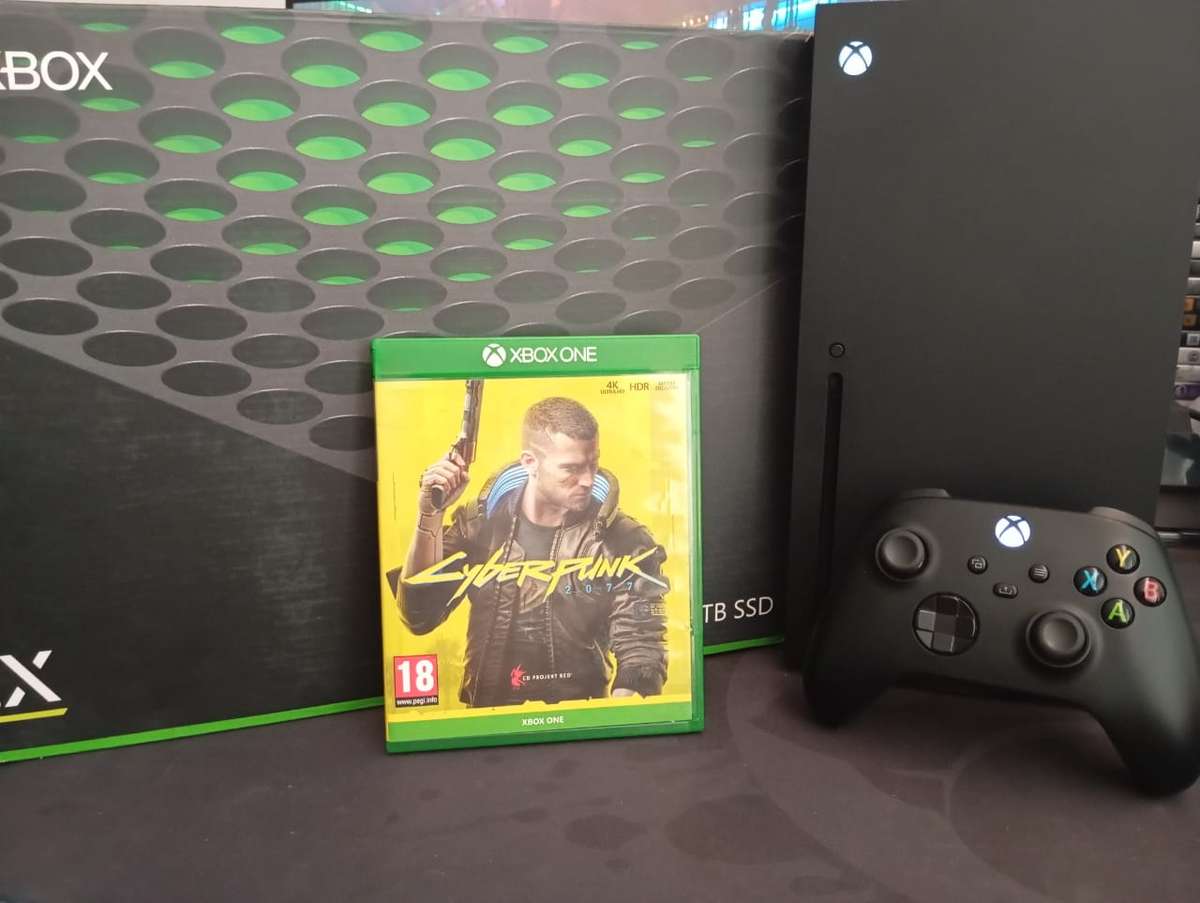 Xbox Series X Like new! + Cyberpunk 2077
