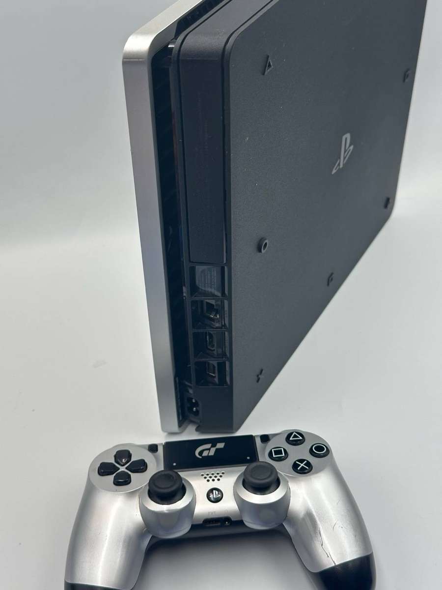 PS4 Slim GT Sport Limited Edition (1TB) + GT DualShock 4 + 3 Games
