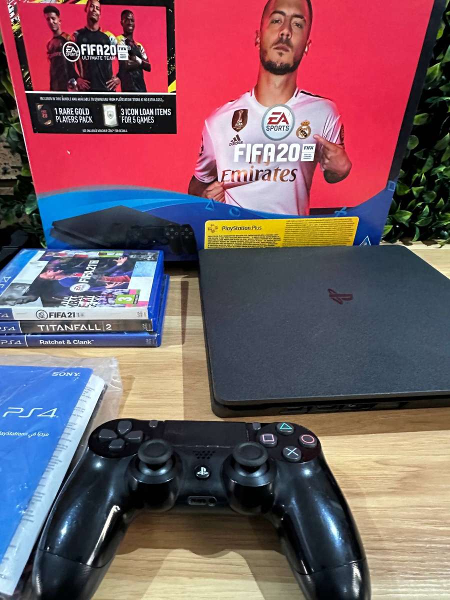 PlayStation 4 Slim 1TB + 1 Controller + 3 Games