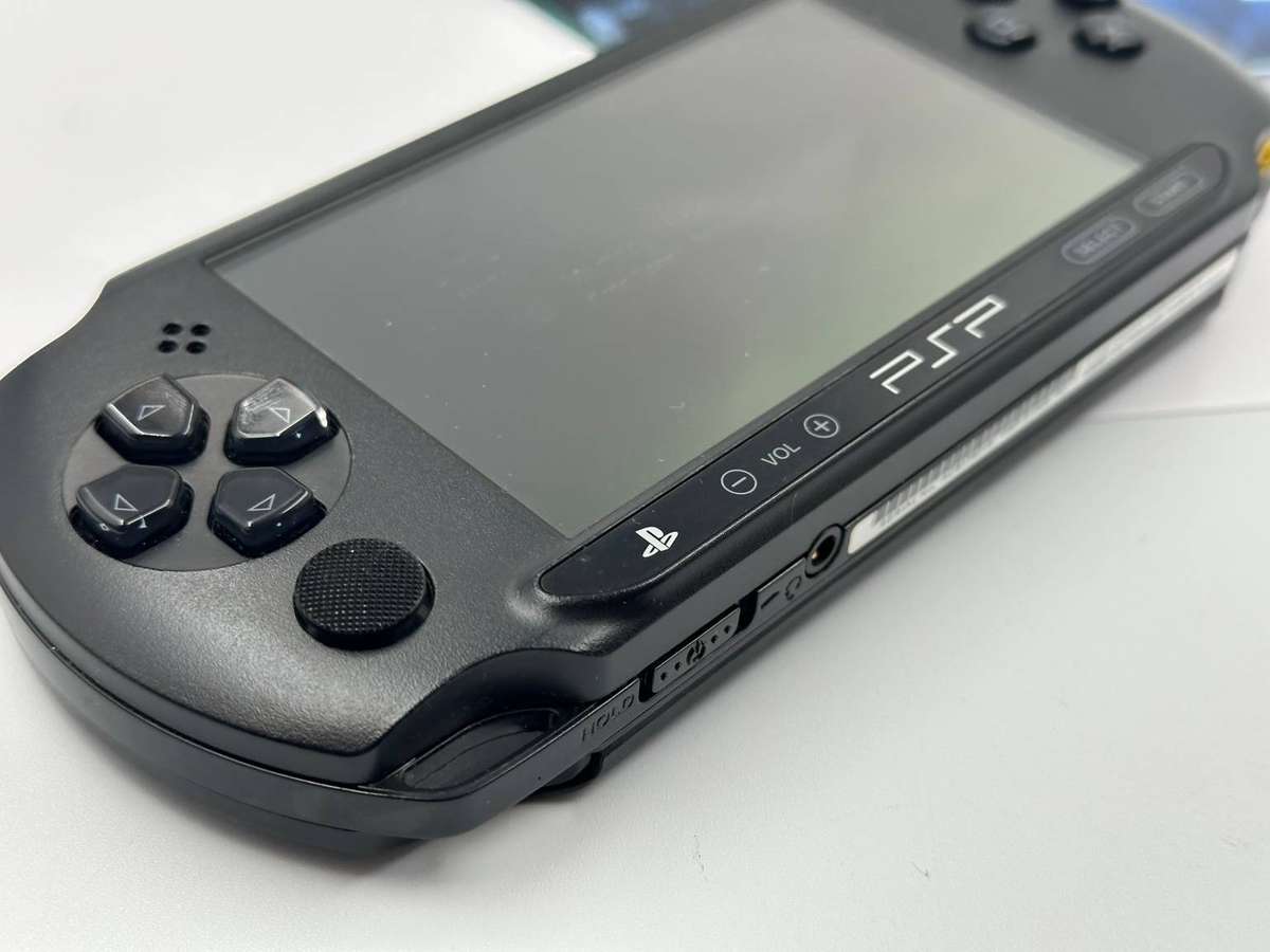 PSP Street Loaded With 50+ Games + 64GB SD Card