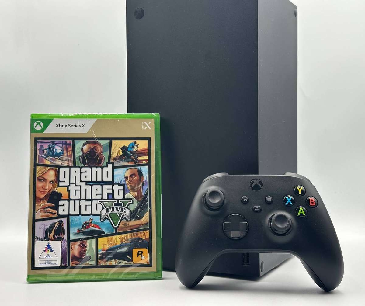 XBOX SERIES X (1TB) + GRAND THEFT AUTO V