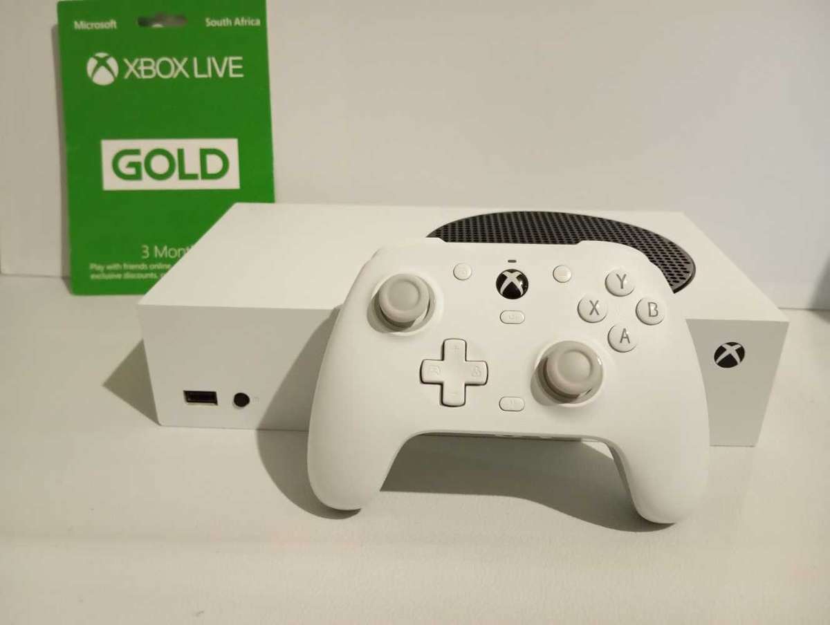 Xbox Series S + 3 Months Xbox Live + GameSir G7 SE Controller  Ultimate Gaming Bundle!