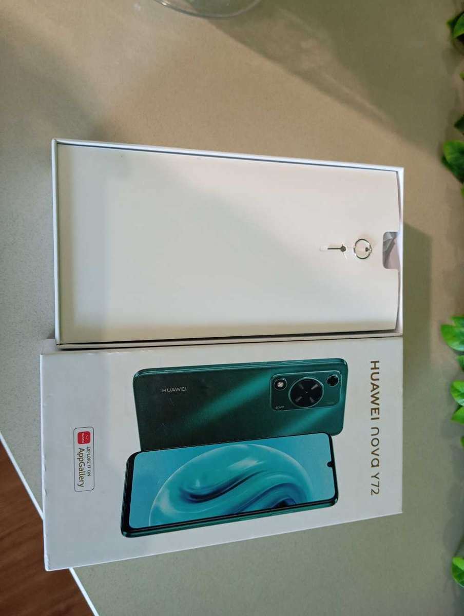 Huawei Nova Y72 Dual Sim  128GB in new like condition