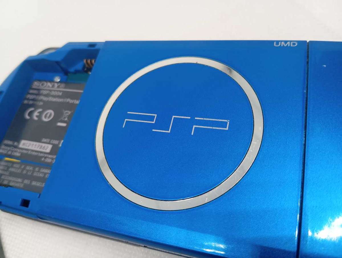 PSP 3004 Limited Edition Blue Loaded with 40+ Games (64GB Memory Card)