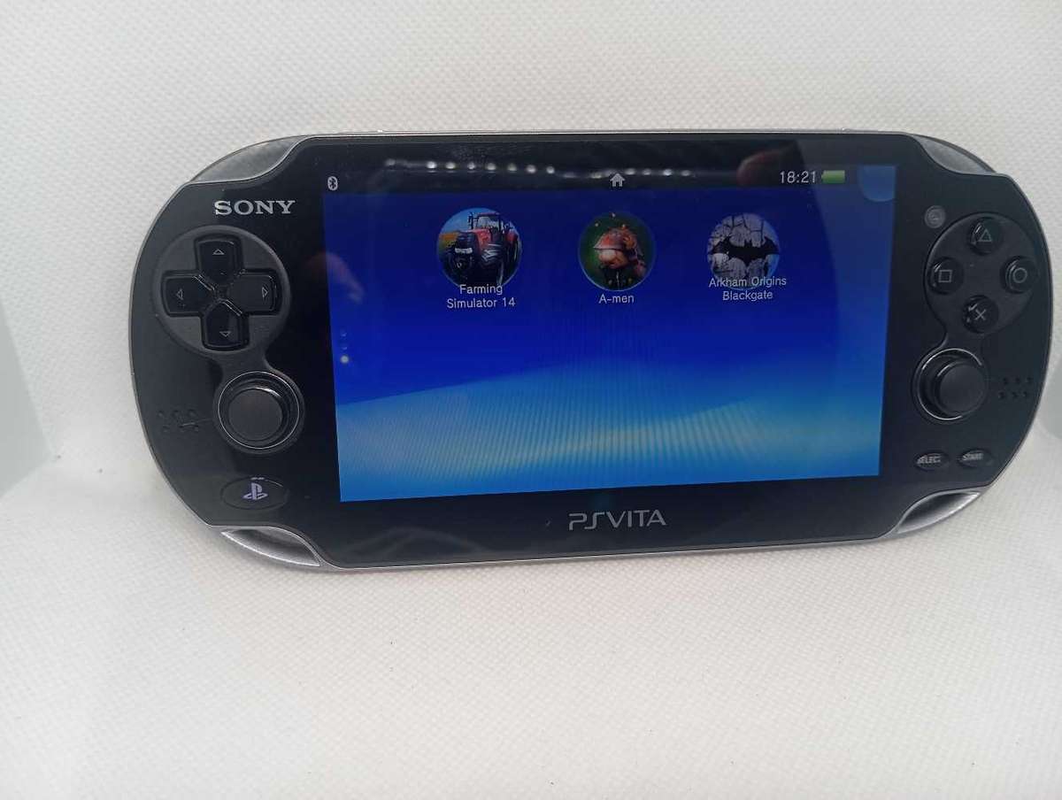PlayStation Vita 1004  Mint Condition (Complete with Box) Fast shipping