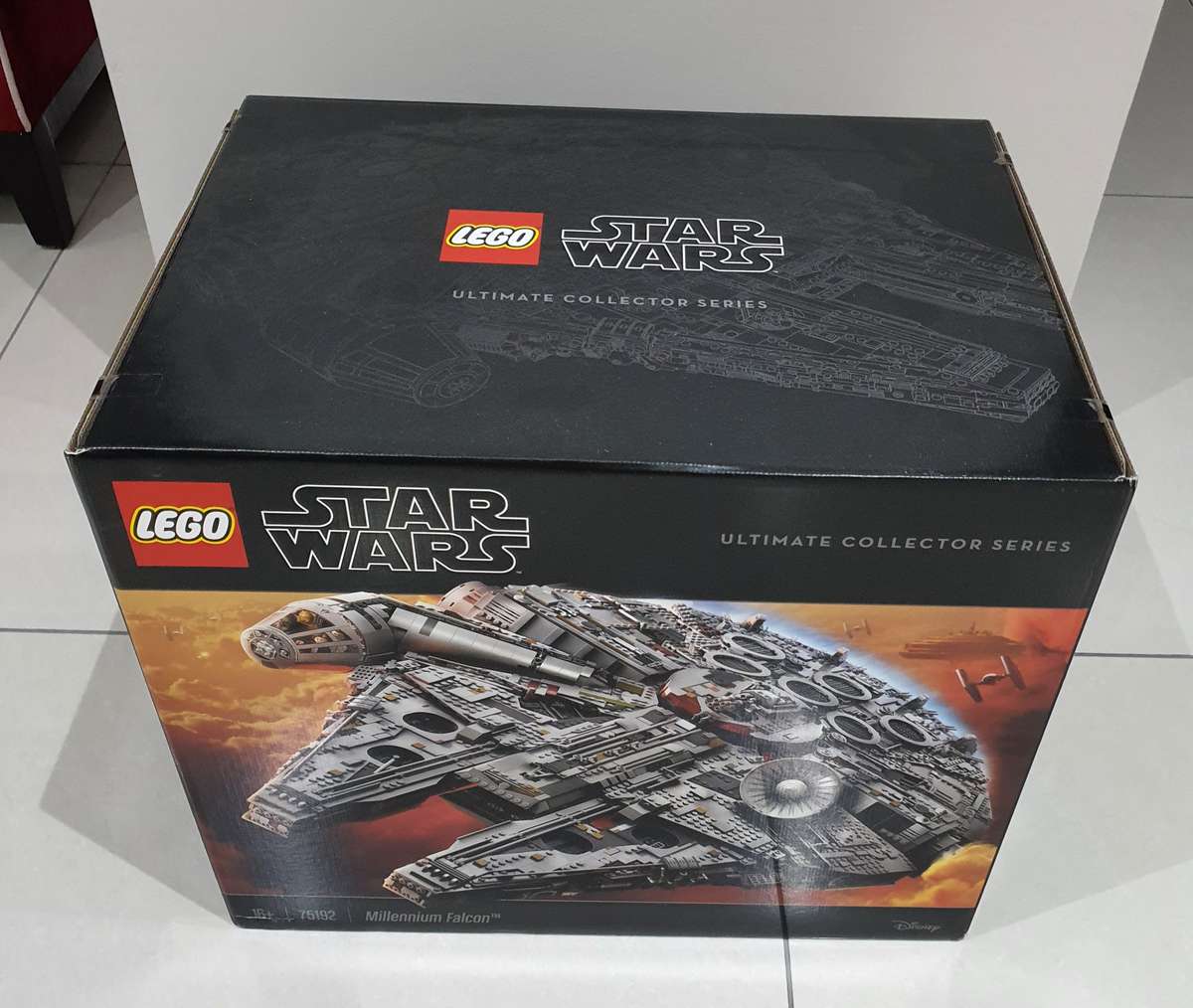 Lego Millennium Falcon - Ultimate Collector Series
