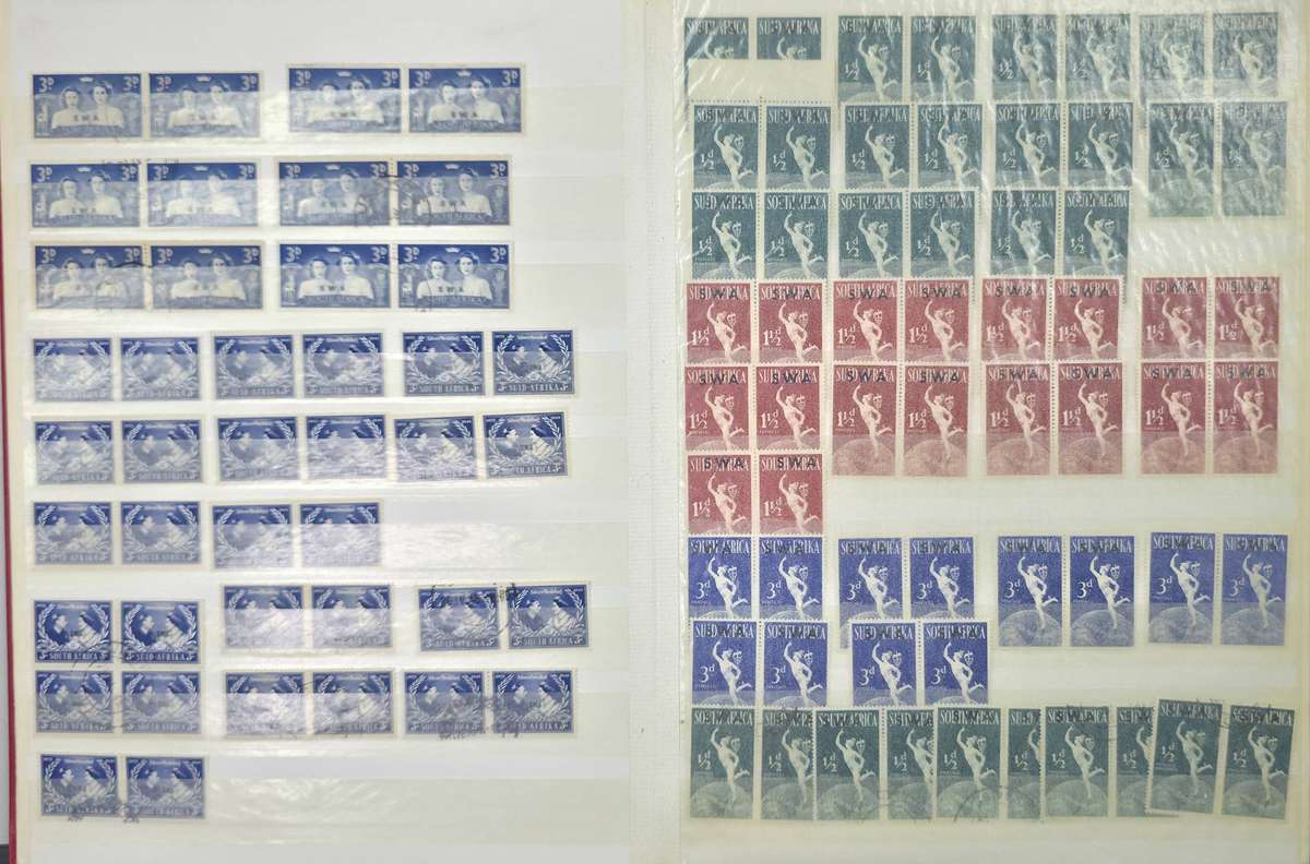 Lighthouse Stock Book: 16 Page/ 32 Sides with UMM/MM/Used Union of SA/SWA. Old Dealers Stock