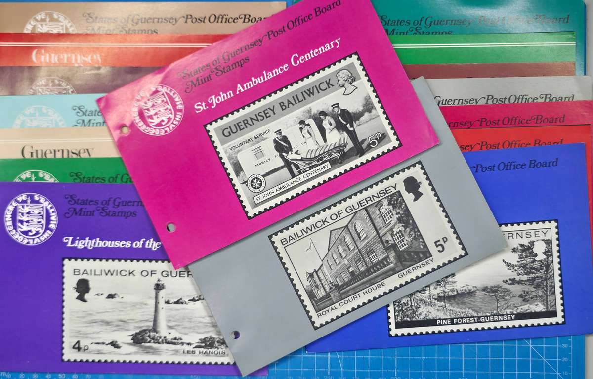 Guernsey Presentation Pack x 16 with UMM Sets: Lot 2