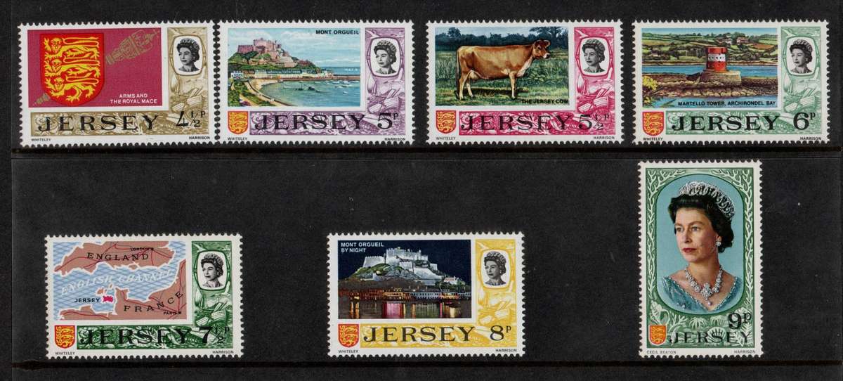 Jersey Channel Islands 1976: Definitive Issue Set in Presentation Packs - UMM as per Scans