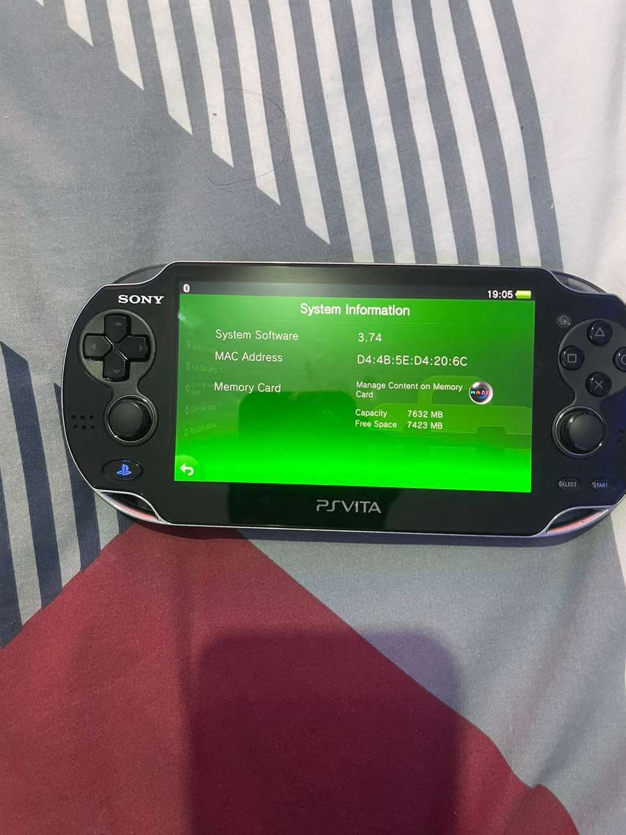Sony PS VITA PCH-1004