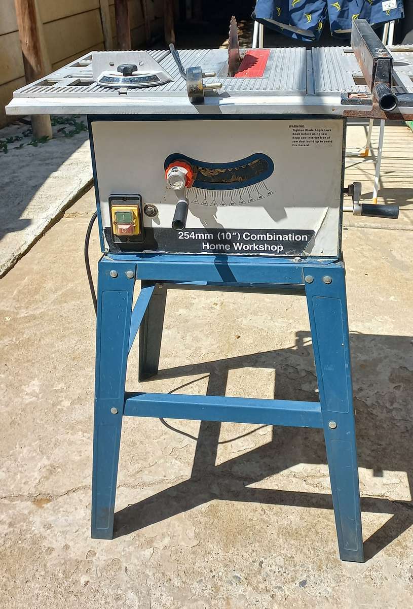 Table saw RYOBI with legs