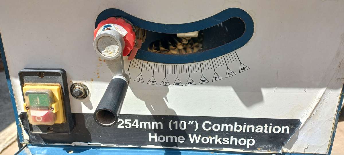 Table saw RYOBI with legs